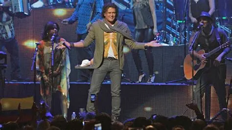 Concert Extraordinaire: Carlos Vives' Sensational Return to Paris After Years of Absence!